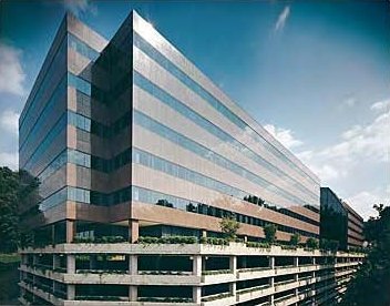 Four Falls Corporate Center exterior, home of The Hub Conshohocken meeting and conference venue